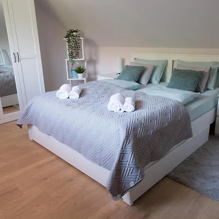 Piros Vendeghaz 度假居 蒂豪尼