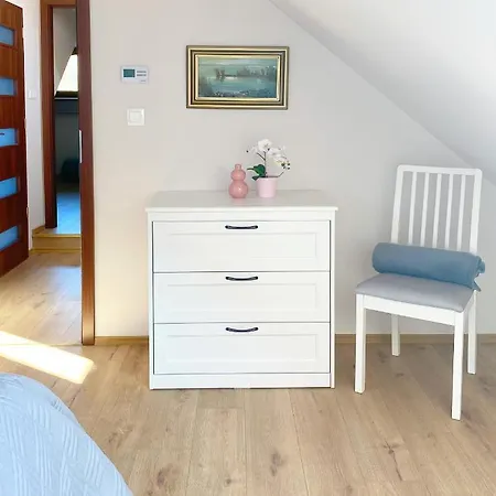 Piros Vendeghaz Tihany