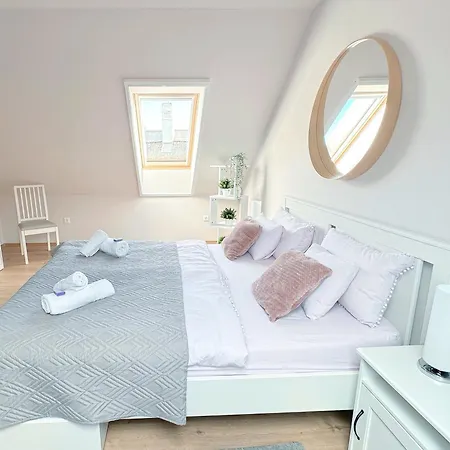 Piros Vendeghaz Тихань