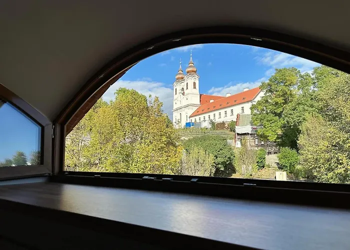 Piros Vendeghaz בית נופש